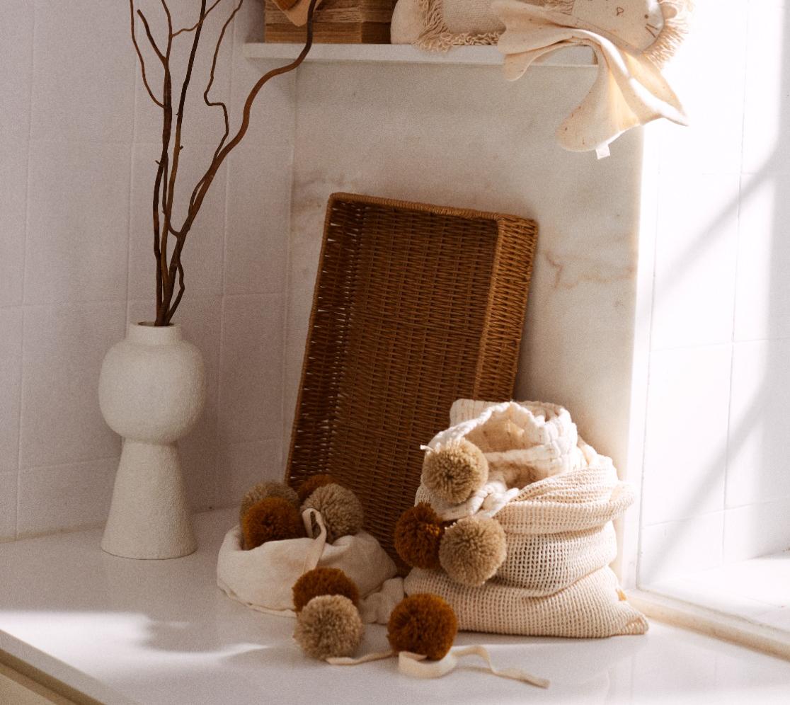 Pom Pom Swaddle | Mélange brick