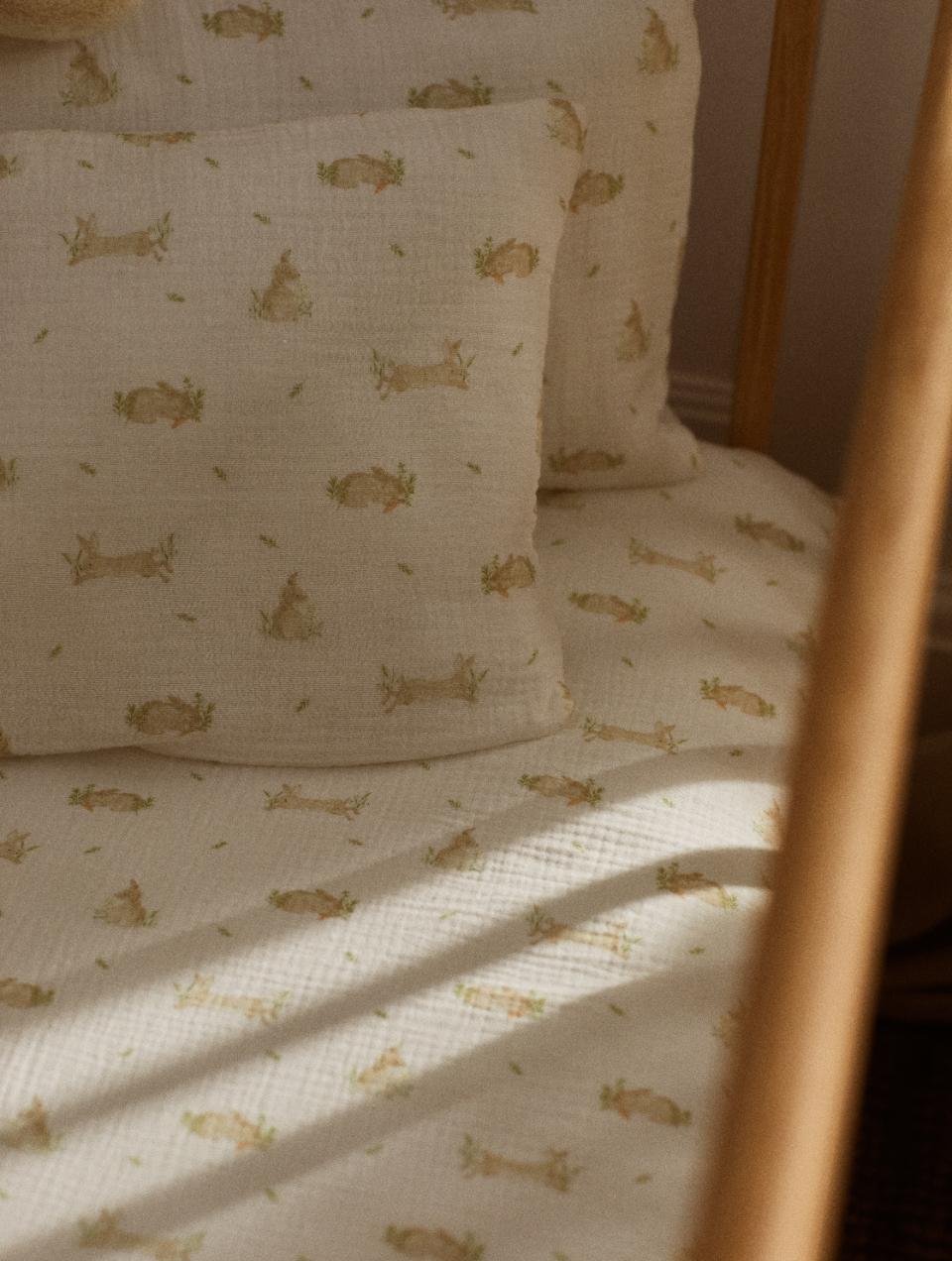 Bed linen for cots
